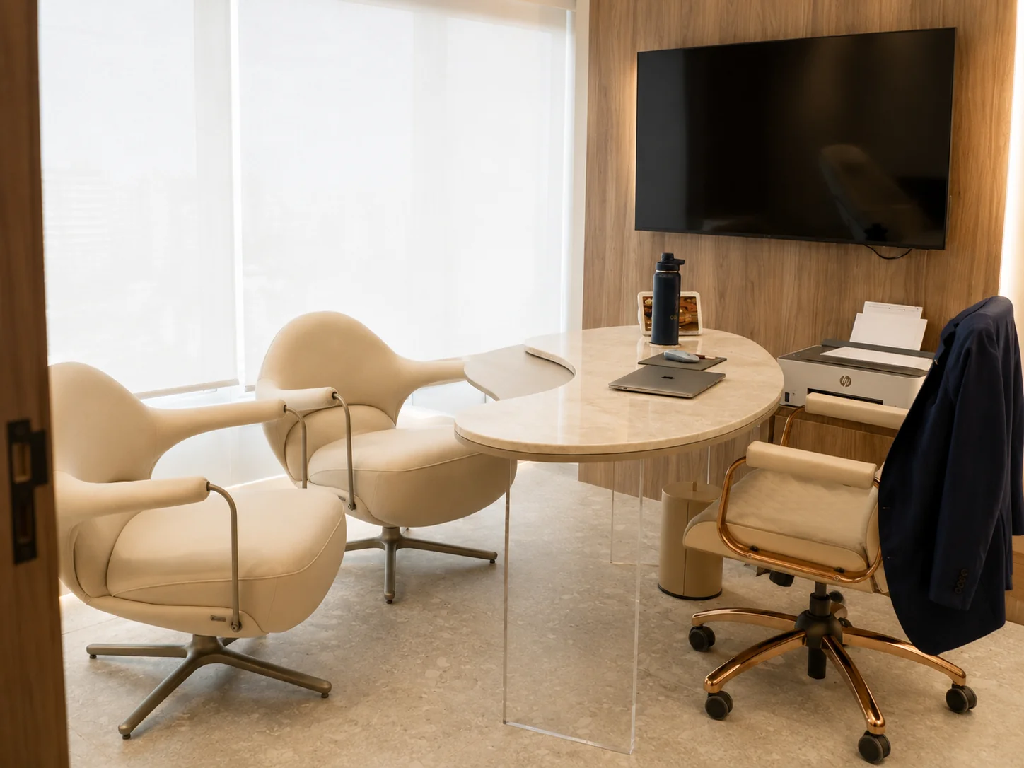Sala de reunião usada nos alinhamentos com o cliente